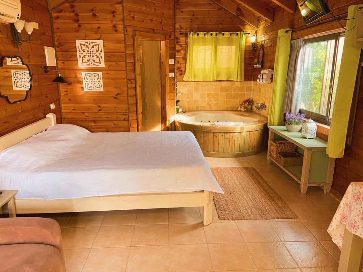 Julie'S Cabins Neot Golan Zewnętrze zdjęcie