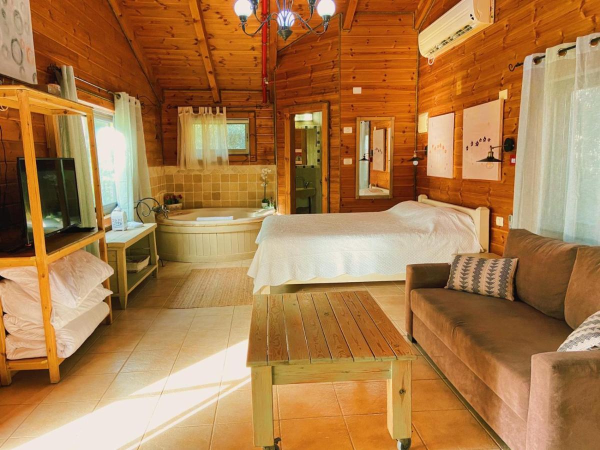 Julie'S Cabins Neot Golan Zewnętrze zdjęcie